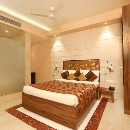 Mumbai Metro - The Executive Hotel-2